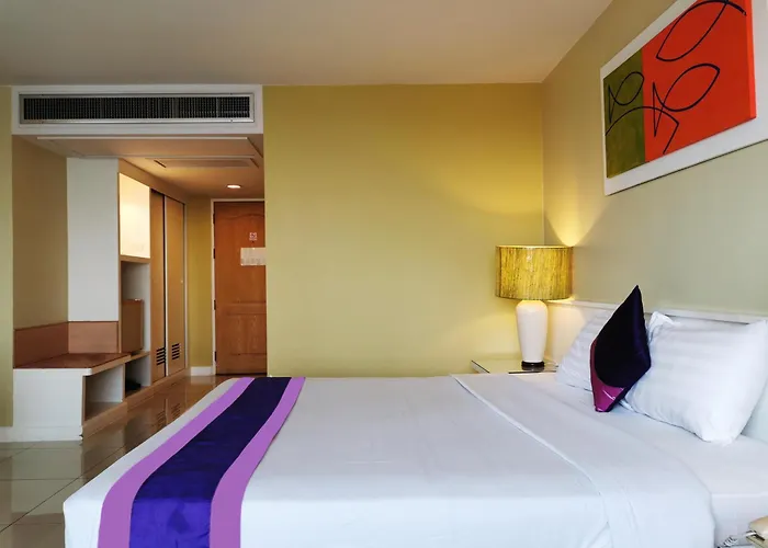 Tongtara Riverview Hotel