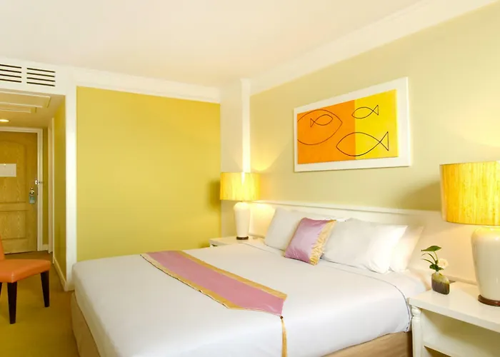 Tongtara Riverview Hotel