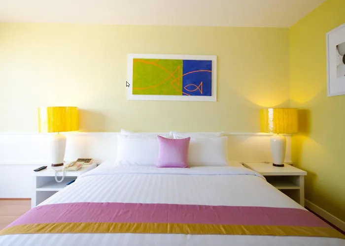 Tongtara Riverview Hotel